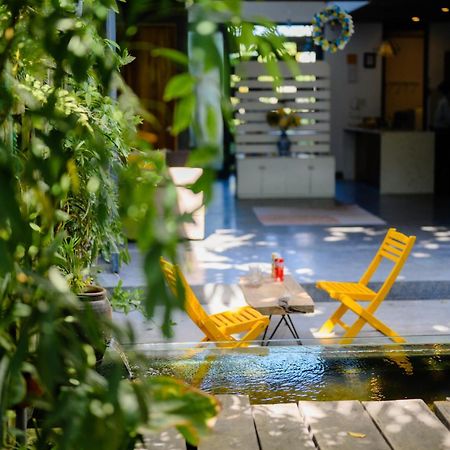 Rubis Hostel Hue Exterior photo