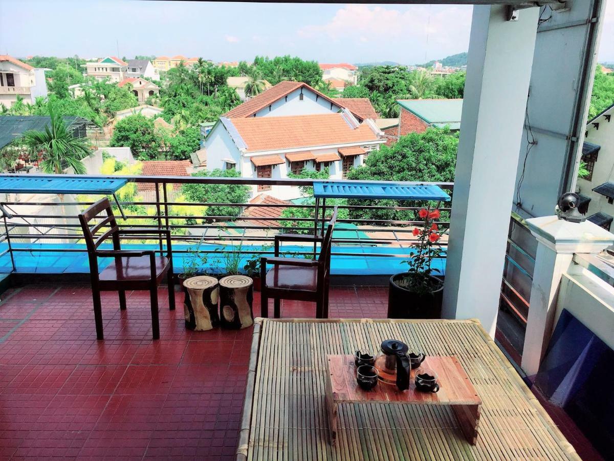 Rubis Hostel Hue Exterior photo